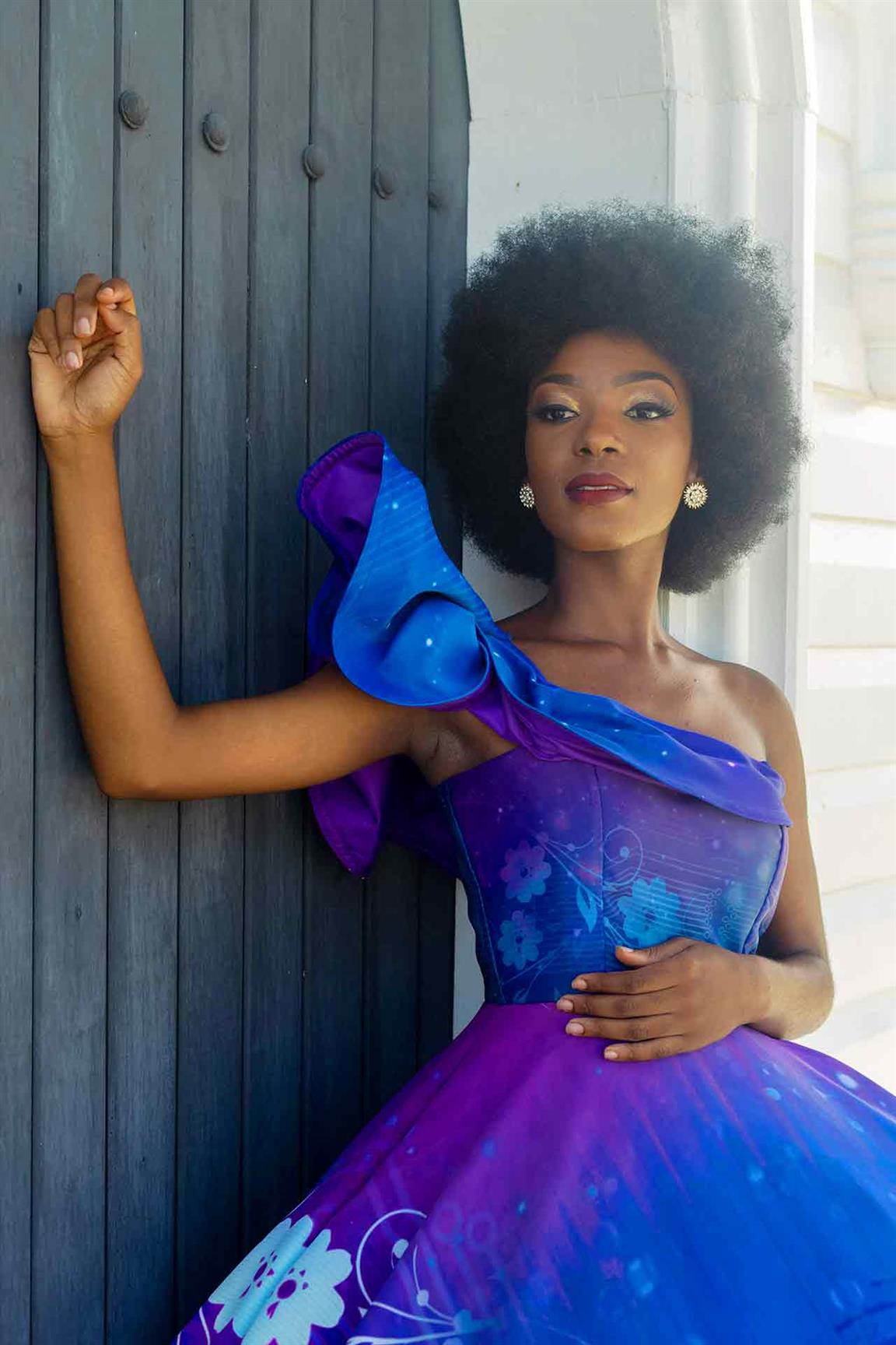 Miss Guyana 2019 Joylyn Conway takes her STEM GIRL GLOW to another level at the Miss World 2019