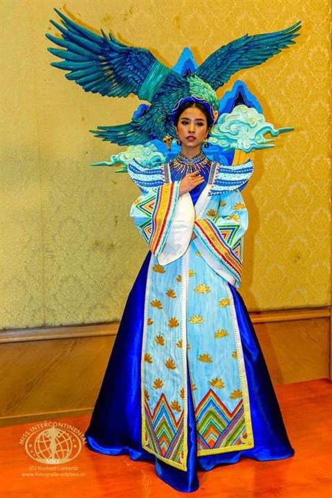 Will Vietnam’s Nguy?n Th? Thúy An win the Best In National Costume award?